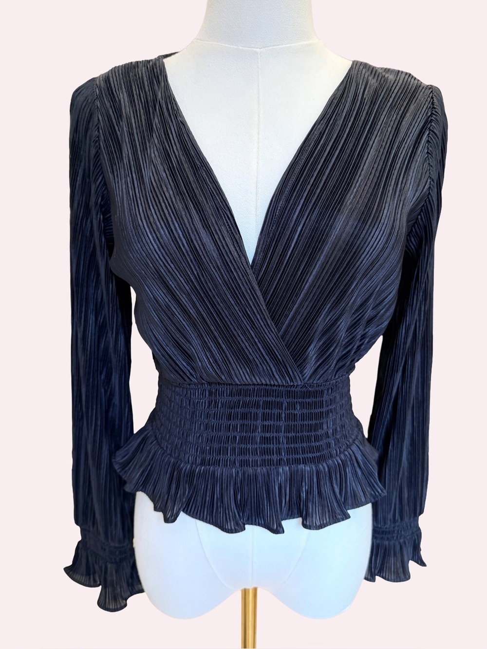 Leith Plisse Smocked Blouse Black Extra Small XS Excellent Condition